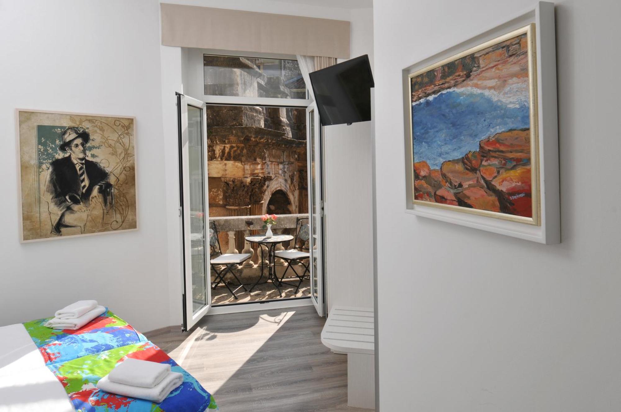 Boutique Suites Joyce بولا الغرفة الصورة